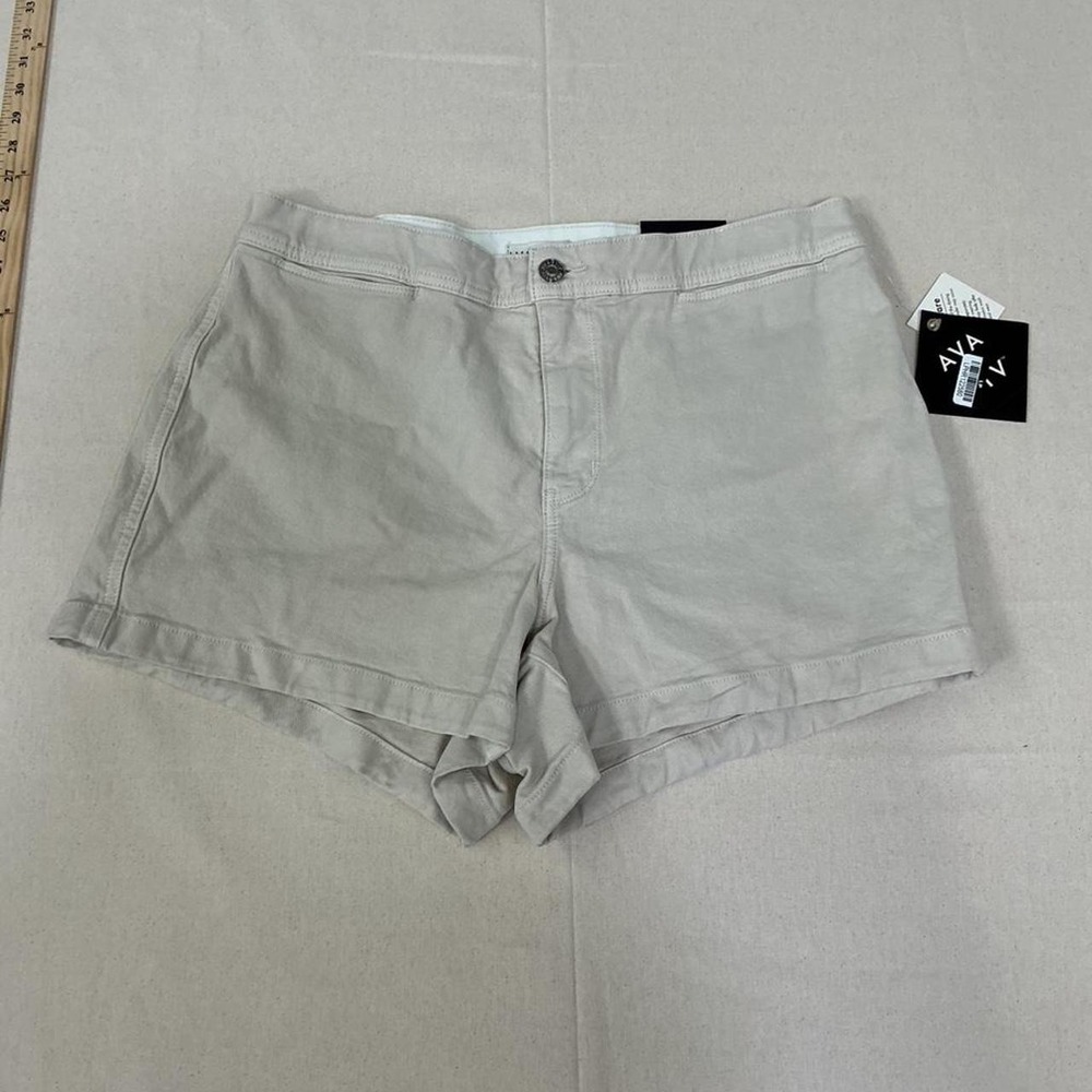 Neutral beige shorts